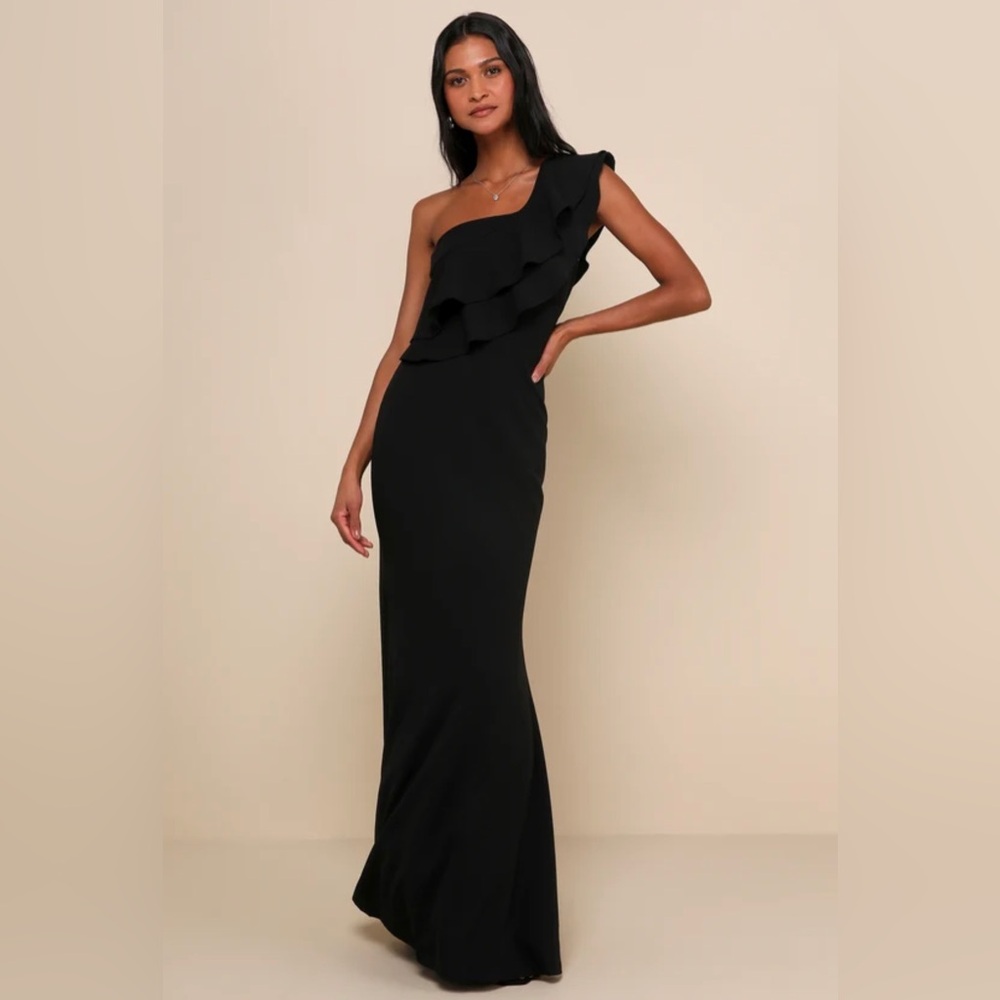 Lulu's Grand Beauty Black Ruffled One-Shoulder Mermaid Maxi Gown